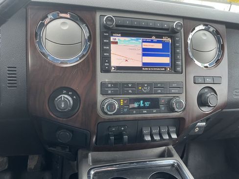 Used 2011 Ford F250 Lariat w/ Lariat Interior Pkg image 22