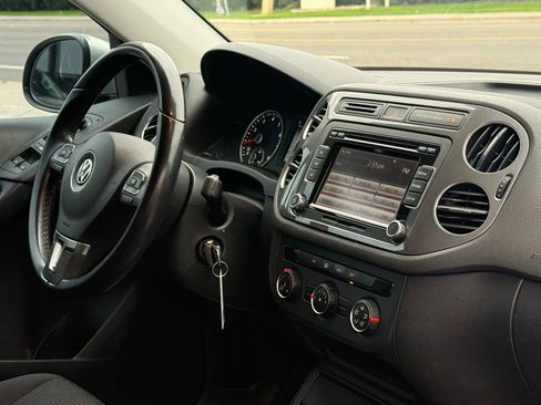 Used 2015 Volkswagen Tiguan S image 29