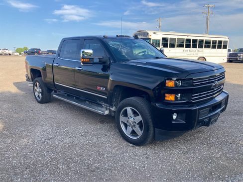 Used 2016 Chevrolet Silverado 2500 LTZ w/ Duramax Plus Package AWD/4WD image 9