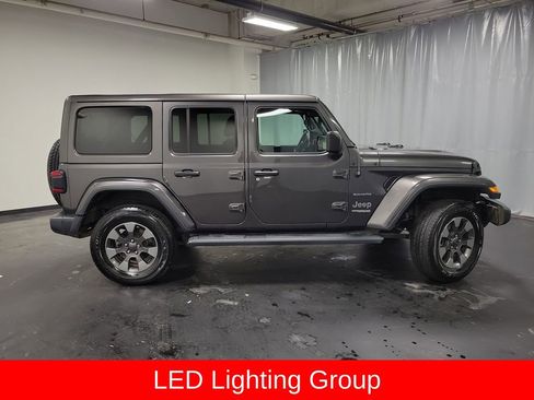 Used 2020 Jeep Wrangler Unlimited Sahara image 10