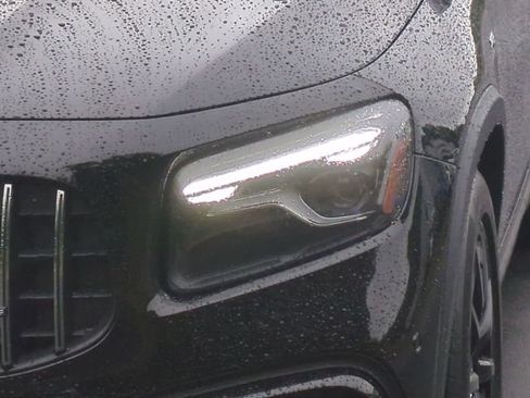 Used 2025 Mercedes-Benz GLB 35 AMG 4MATIC image 17