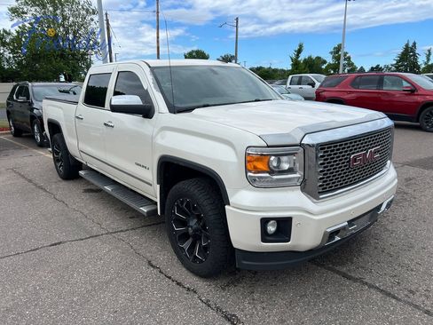 Used 2014 GMC Sierra 1500 Denali w/ Suspension Package, Off-Road AWD/4WD image 4