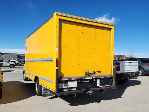 Used 2017 GMC Savana 3500 Extended image 2