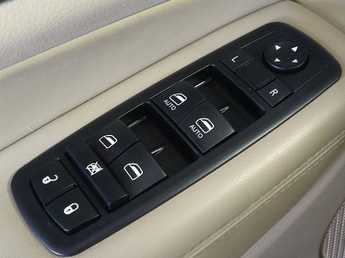 Used 2014 Jeep Grand Cherokee Limited RWD image 27