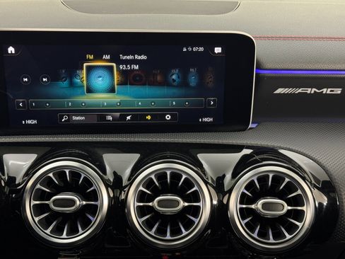 Used 2020 Mercedes-Benz CLA 35 AMG 4MATIC image 26