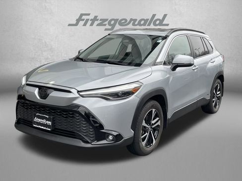 Used 2023 Toyota Corolla Cross XSE image 2