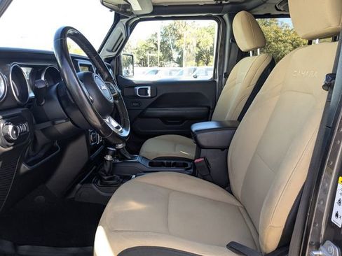 Used 2020 Jeep Wrangler Unlimited Sahara image 24