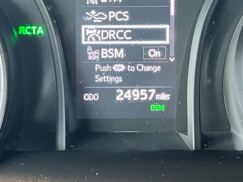 Used 2024 Toyota Camry SE image 27