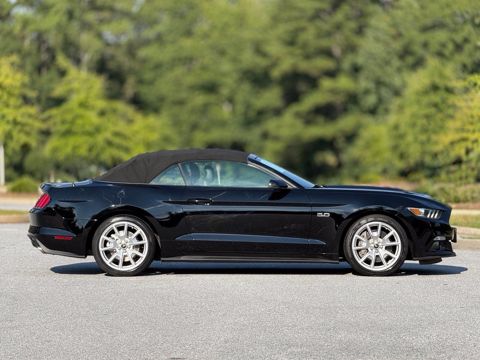 Used 2015 Ford Mustang GT Premium w/ Equipment Group 401A RWD image 12