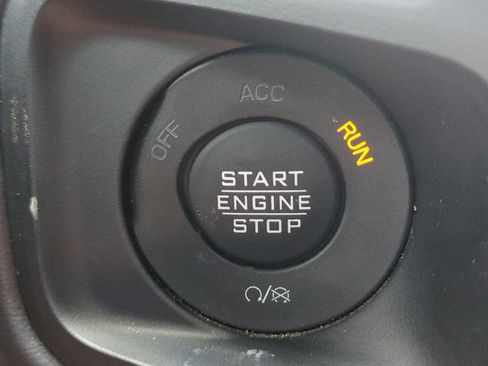 Used 2025 Jeep Wrangler Unlimited Sahara w/ Safety Group AWD/4WD image 31