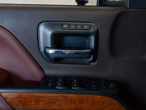 Used 2018 Chevrolet Silverado 2500 High Country w/ Duramax Plus Package image 13