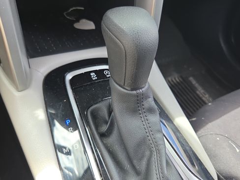 Used 2024 Toyota Corolla Cross L image 19