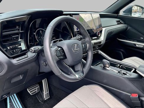 Certified 2026 Lexus TX 500h AWD w/ Technology Package image 16