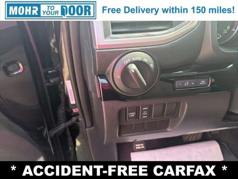 Used 2020 Nissan Titan SV w/ SV Convenience Package image 17