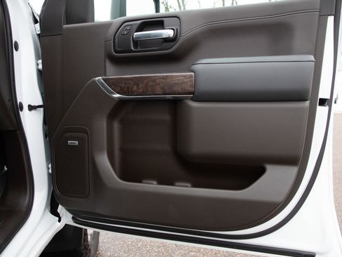 Used 2020 GMC Sierra 3500 Denali w/ Denali Ultimate Package image 9