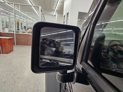 Used 2012 Jeep Wrangler Unlimited Sport image 33