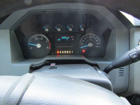 Used 2016 Ford F250 XLT AWD/4WD image 9