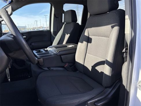 Used 2020 Chevrolet Silverado 1500 Custom w/ Custom Value Package image 12