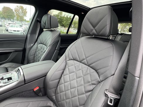 Used 2026 BMW X5 xDrive40i w/ M Sport Package AWD/4WD image 15
