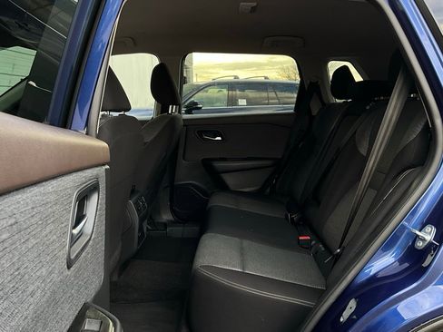 Used 2023 Nissan Rogue SV image 12