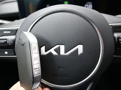 Used 2025 Kia K5 LXS FWD image 44