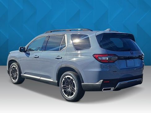 New 2026 Honda Pilot Touring image 2