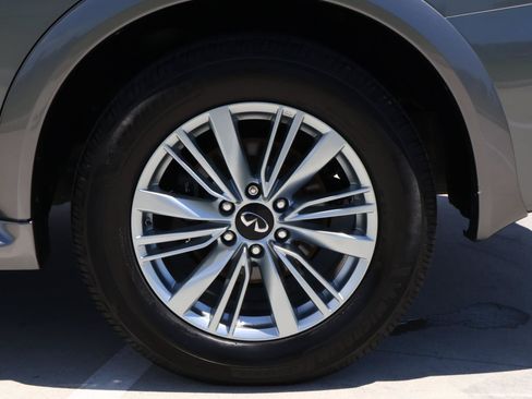 Used 2019 INFINITI QX80 Luxe RWD image 8