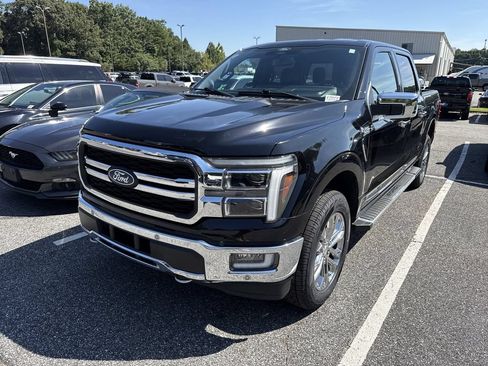 Used 2024 Ford F150 Lariat w/ Equipment Group 502A High AWD/4WD image 7