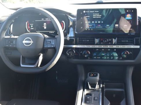 New 2026 Nissan Pathfinder SL AWD/4WD image 14