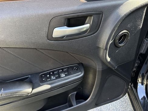 Used 2020 Dodge Charger SXT w/ Blacktop Package image 19