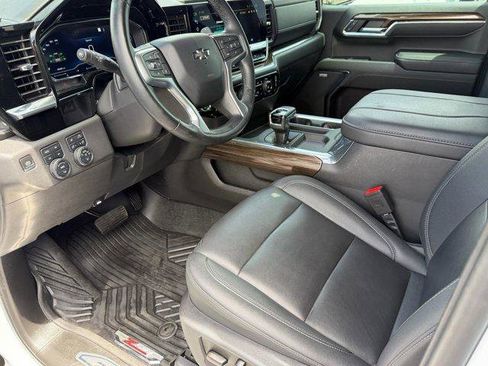 Used 2023 Chevrolet Silverado 1500 LT Trail Boss w/ LT Trail Boss Premium Package AWD/4WD image 19