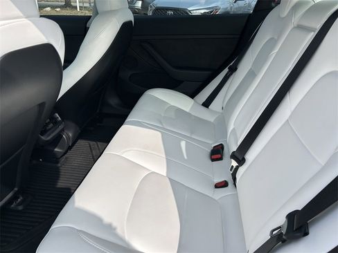 Used 2023 Tesla Model 3 Standard Range image 15