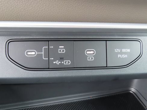 New 2026 Kia Carnival LXS FWD image 12