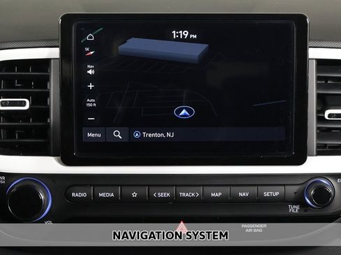 Certified 2025 Hyundai Venue Limited image 3