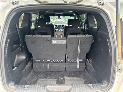 Used 2019 Chrysler Pacifica Touring Plus FWD image 11