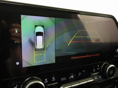 Used 2023 Toyota Highlander Limited image 16