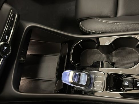 New 2026 Volvo XC40 B5 Plus w/ Protection Package Premier image 19