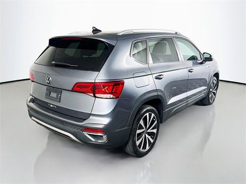 Used 2022 Volkswagen Taos SE image 7