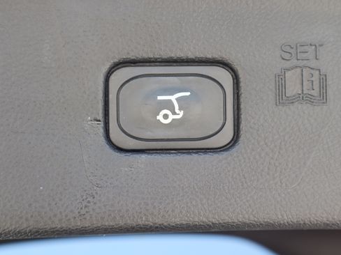 Used 2024 Ford Edge Titanium image 26