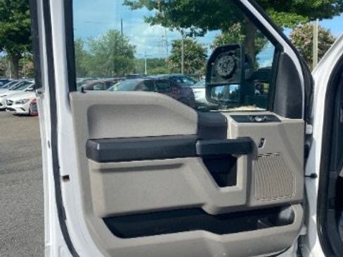 Used 2022 Ford F250 XL w/ Power Equipment Group AWD/4WD image 11