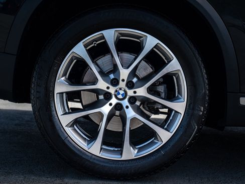 Used 2019 BMW X5 xDrive40i w/ Premium Package 2 AWD/4WD image 14