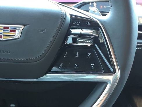 Used 2025 Cadillac Escalade Sport Platinum w/ LPO, Floor Liner Package AWD/4WD image 41