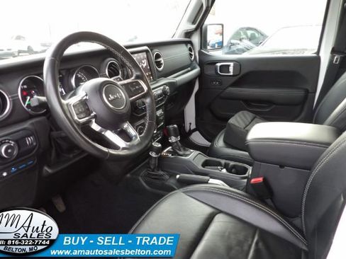 Used 2023 Jeep Wrangler Sahara w/ Cold Weather Group AWD/4WD image 17