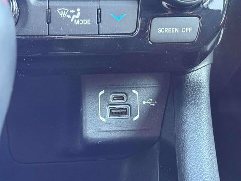 Used 2022 Jeep Compass Limited AWD/4WD image 32