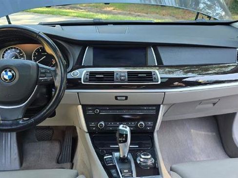 Used 2012 BMW 550i Gran Turismo w/ Driver Assistance Pkg RWD image 4