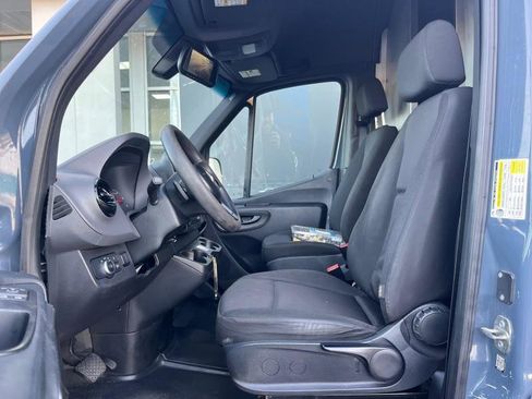 Used 2019 Mercedes-Benz Sprinter 170 image 12
