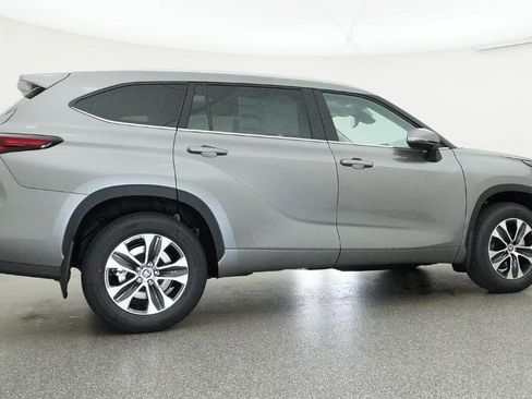 New 2026 Toyota Highlander XLE AWD/4WD image 21