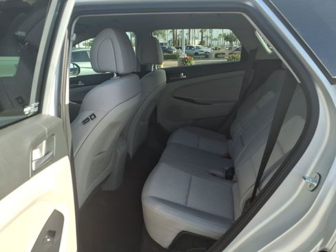 Used 2017 Hyundai Tucson SE w/ SE Popular Package 02 FWD image 10