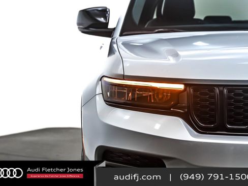 Used 2022 Jeep Grand Cherokee Altitude image 14