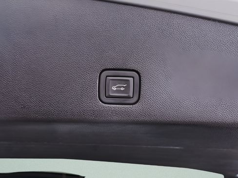 Used 2023 Cadillac XT6 Premium Luxury FWD image 46
